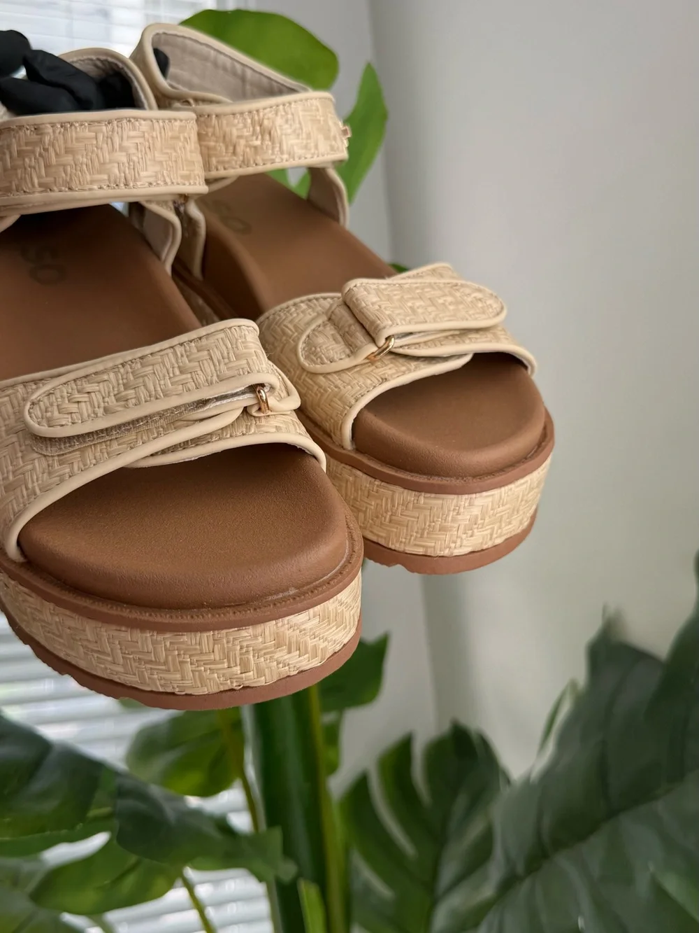 SO Loreen Women’s Platform Sandals Natural Raffia Wedge Double Strap Size 7.5M